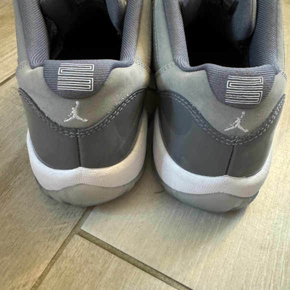 Air Jordan 11 Retro Low Cool Grey SZE 7Y - Picture 5 of 8